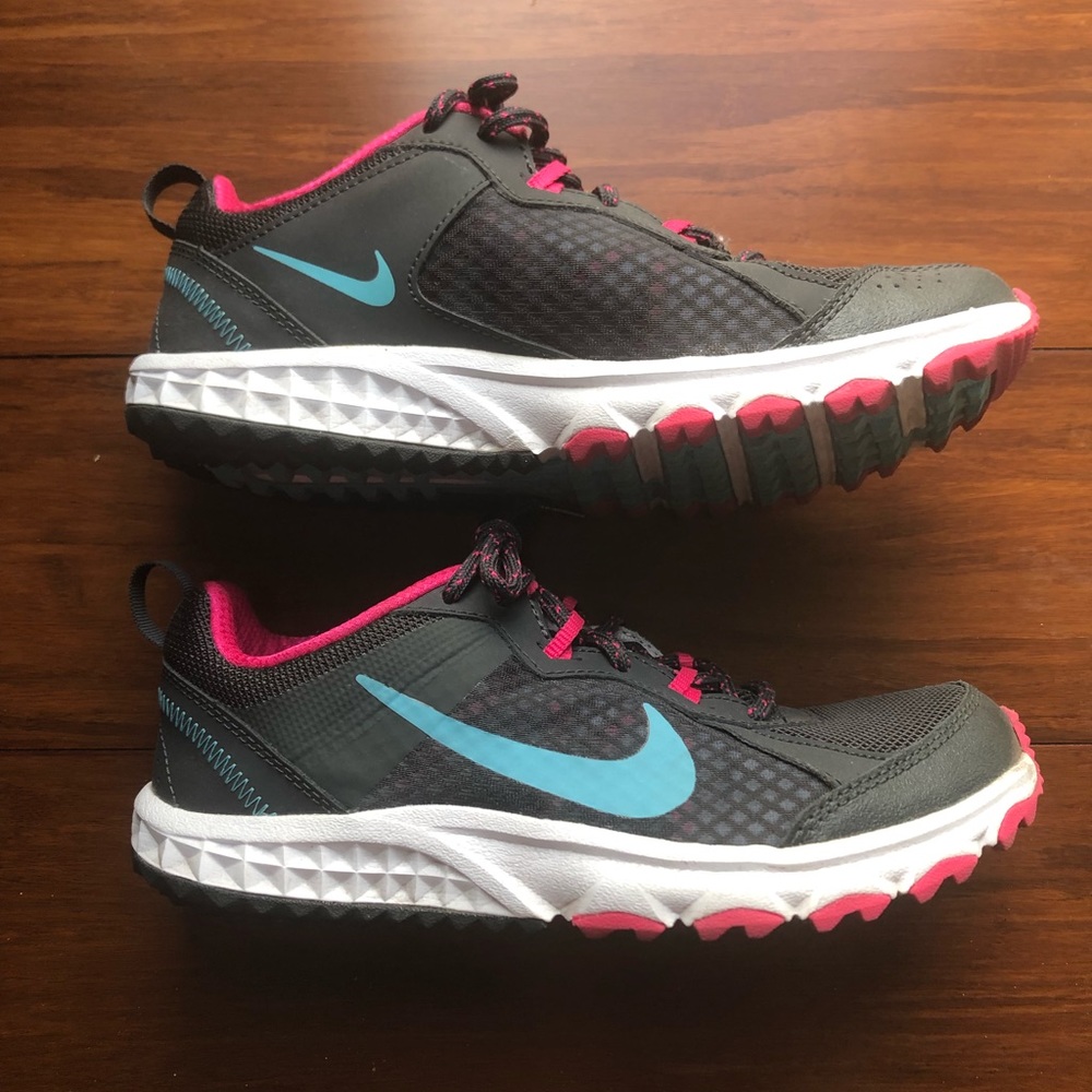 Nike Women's Wild Trail Running Shoe size 6.5